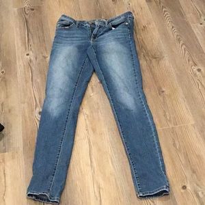 Universal Thread Jeans